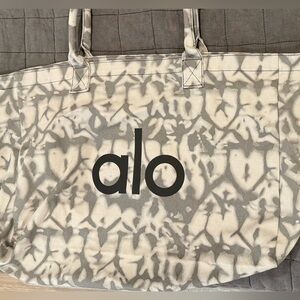 ALO TOTE BRAND NEW